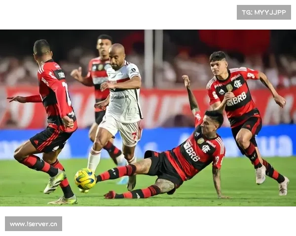 小卢卡斯为何在巴黎成为替补球员背后的真相与原因分析 小卢卡斯为何在巴黎成为替补球员背后的真相与原因分析