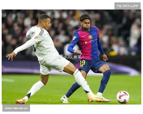 巴萨与皇马的世纪对决:西甲战术革新与情感对抗的终极较量 巴萨与皇马的世纪对决:西甲战术革新与情感对抗的终极较量