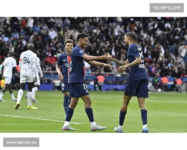 巴黎圣日耳曼征战欧冠的荣耀与挑战 梦想之路的起伏与追寻 巴黎圣日耳曼征战欧冠的荣耀与挑战 梦想之路的起伏与追寻